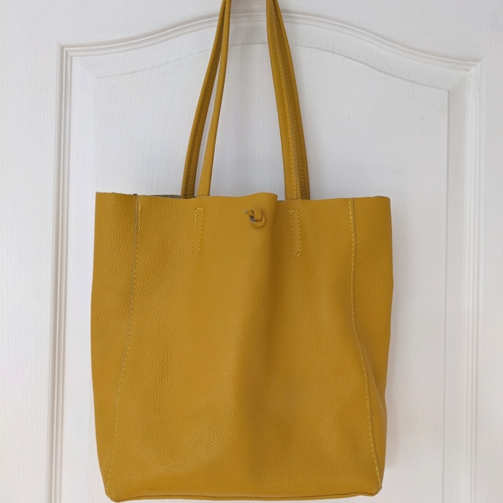 Yellow leather shoulder bag